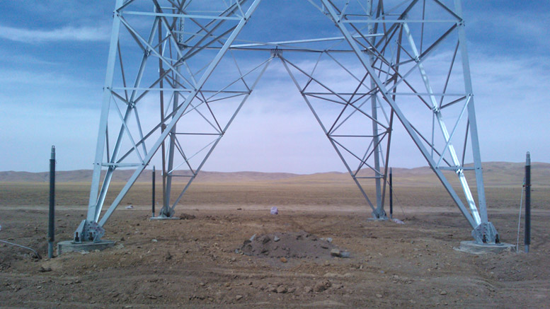 玉樹330kV輸電線路塔基熱棒